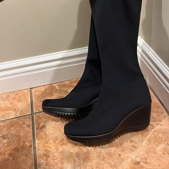 Tall rain resistant Boots - Picture 2 of 6